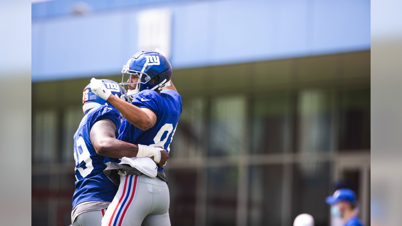 Rookie Darnay Holmes highlights Giants' intrasquad scrimmage at