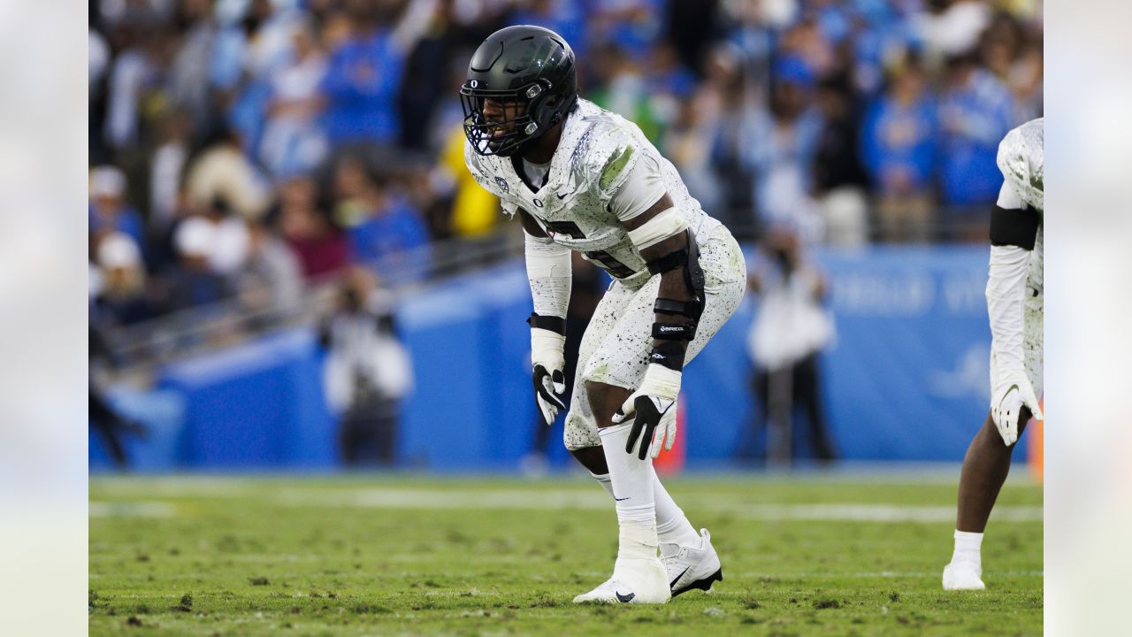 Oregon Ducks Football Defensive End Kayvon Thibodeaux Drafted Fifth Overall  by New York Giants in 2022 NFL Draft - Sports Illustrated Oregon Ducks  News, Analysis and More