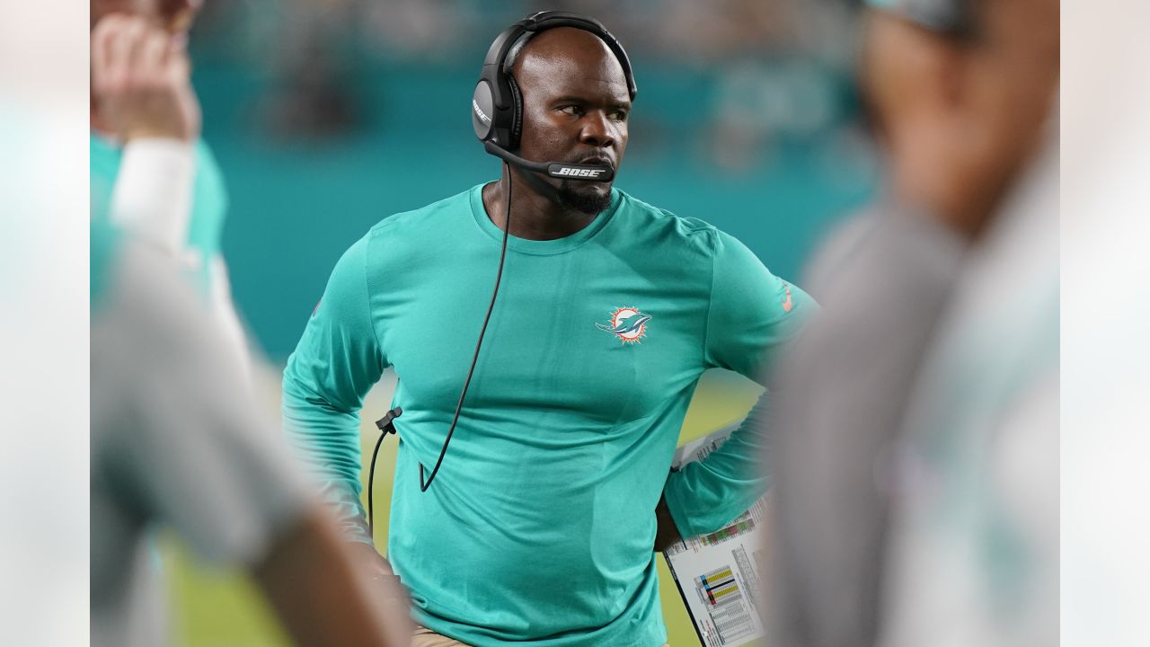 Sources: Brian Flores impresses New York Giants, Saints request interview