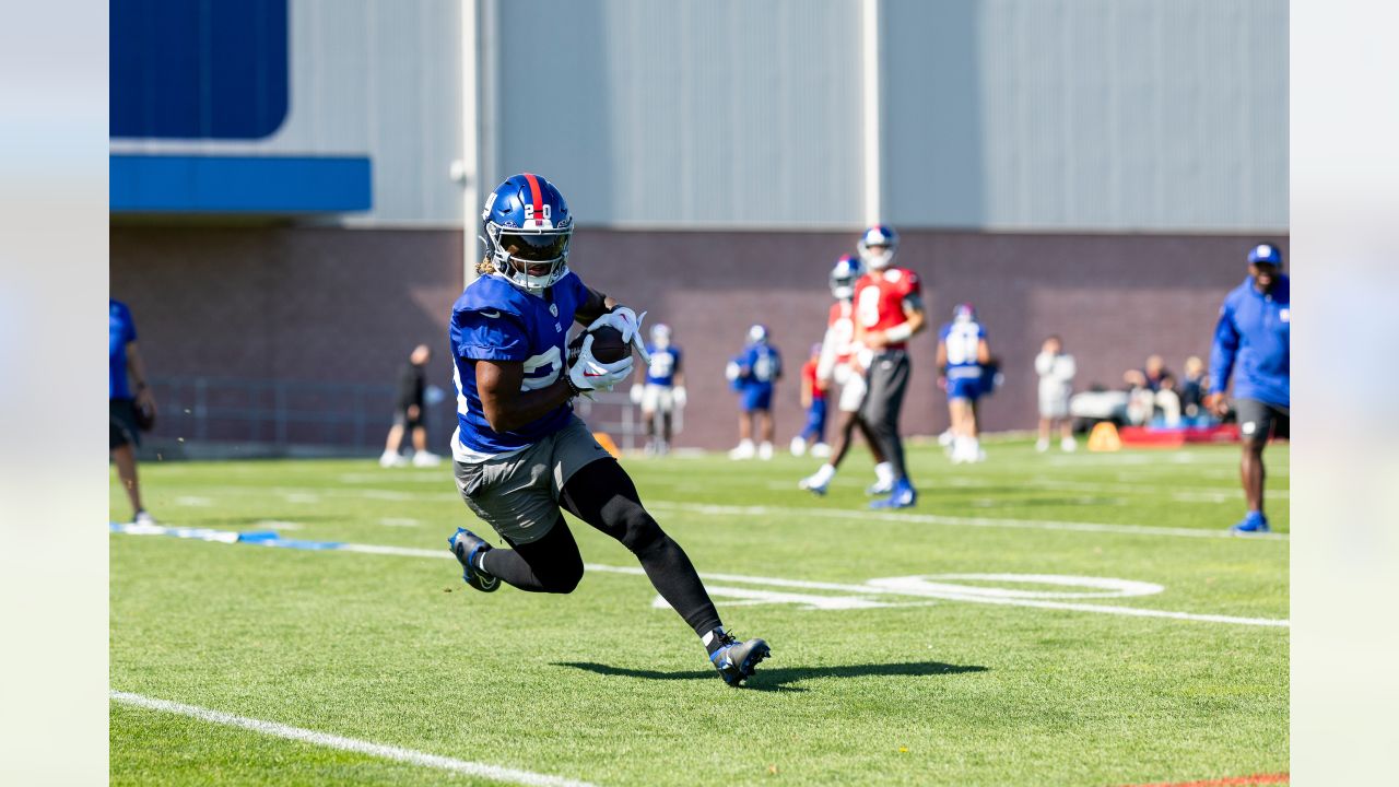 Giants great Osi Umenyiora sees himself in Kayvon Thibodeaux