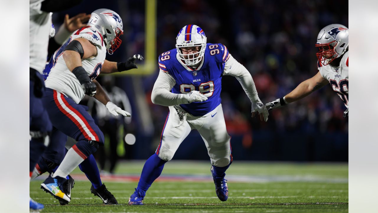 Top Pending NFL Free Agents By Position Including Devante Adams, Jesse  Bates, Mike Gesicki, and More 