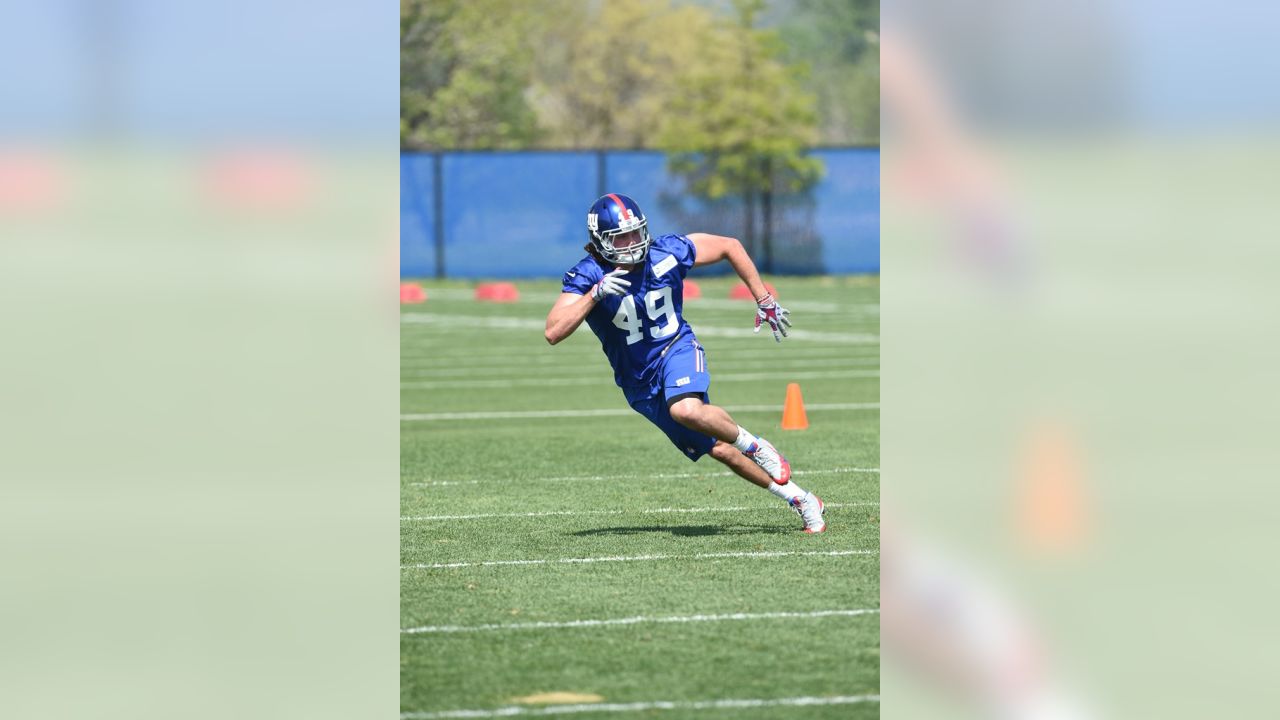 August 29, 2015: New York Giants linebacker Cole Farrand (49) in