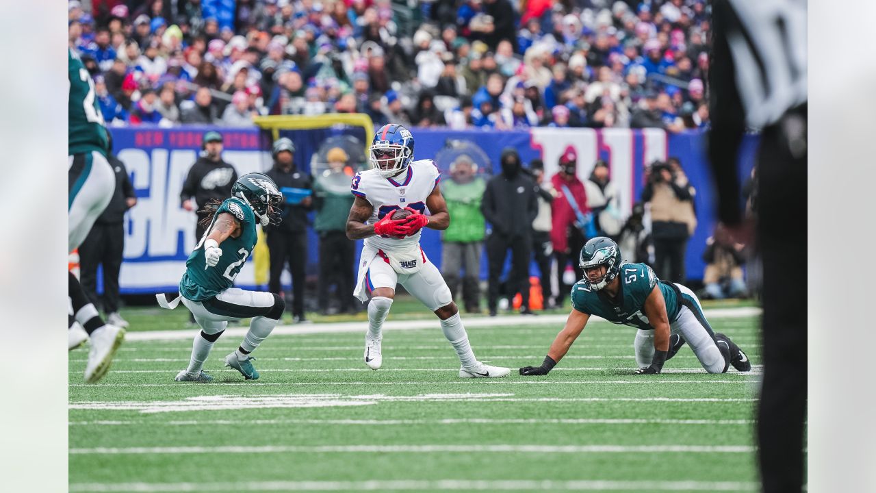 Giants defense forces 4 turnovers in upset of Eagles