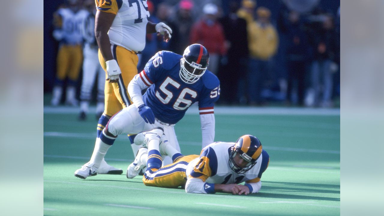 New York Giants LB, Lawrence Taylor sacks Cowboys' Qb Troy Aikman #NYG LT