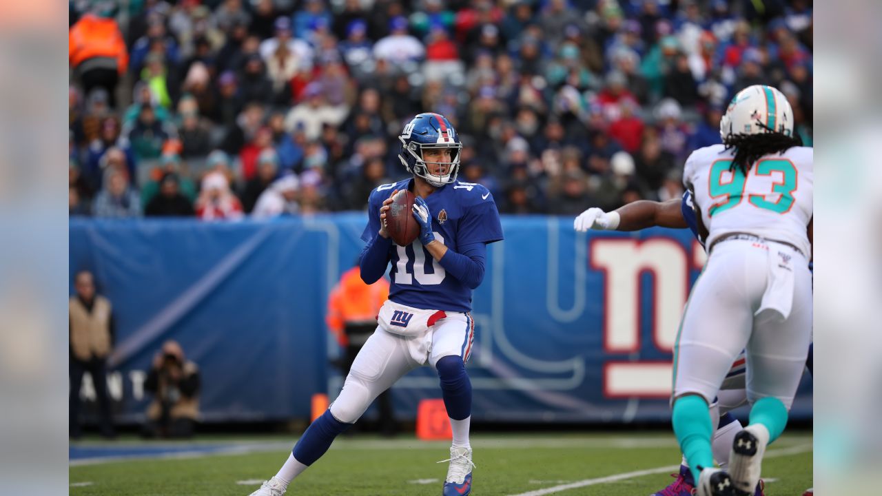 Giants win one more at home for Eli, drubbing Dolphins to snap losing  streak