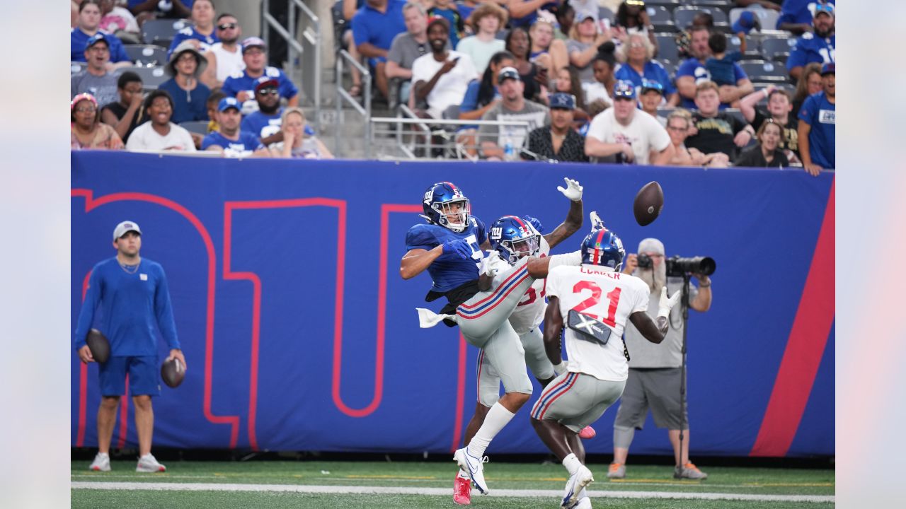 Daniel Jones received a standing ovation from the MetLife Stadium crowd -  and high praise from his teammates and coaches - after leading…