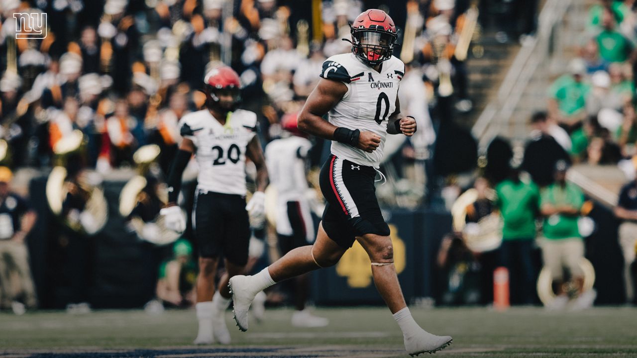 Giants draft picks 2022: New York selects Cincinnati LB Darrian