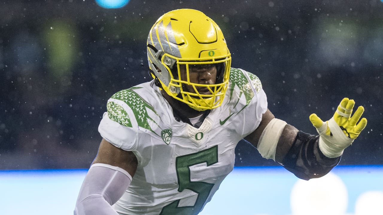 PFF College on X: The New York Giants pick Oregon EDGE Kayvon Thibodeaux  No. 5 overall. 91.5 pass rush grade in 2021 (highest by a Pac-12 EDGE since  2014) 