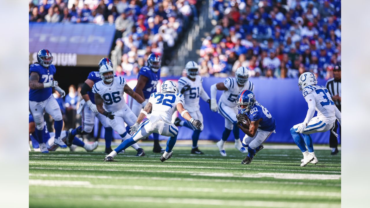 Giants punch playoff ticket with dominant 38-10 victory over Colts