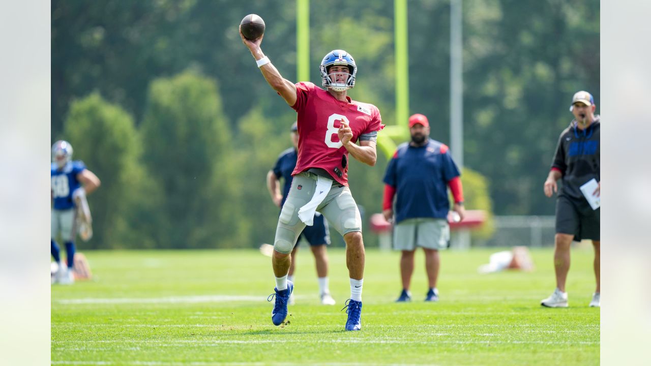 New York Giants running back Sandro Platzgummer makes a catch during a  joint NFL football practice with the New England Patriots, Thursday, Aug.  26, 2021, in Foxborough, Mass. (AP Photo/Steven Senne Stock