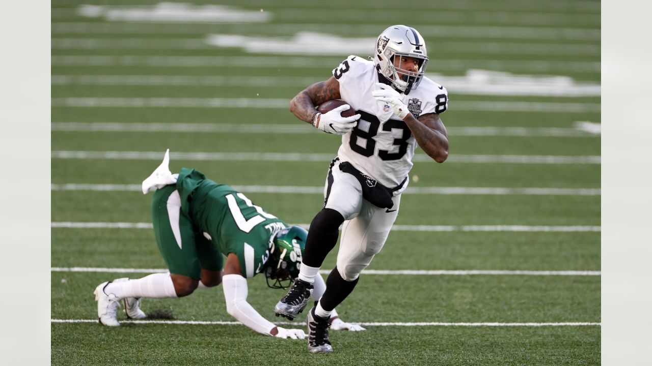 East Rutherford, New Jersey, USA. 6th Dec, 2020. New York Jets tight end  Daniel Brown (87) in action during the NFL game between the Las Vegas  Raiders and the New York Jets