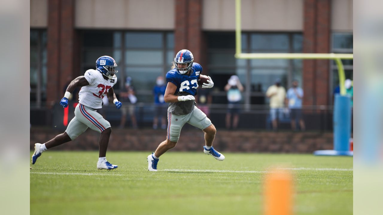 Rookie Darnay Holmes highlights Giants' intrasquad scrimmage at