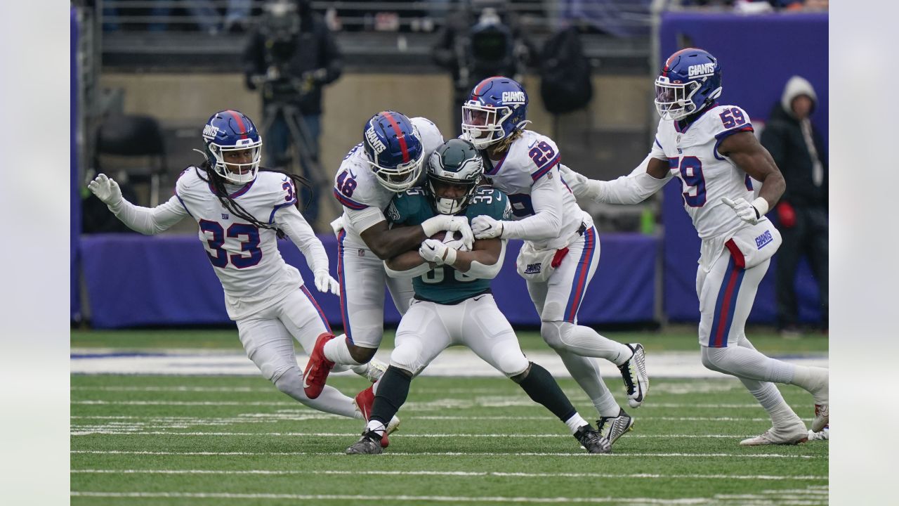 Giants force 4 turnovers in 13-7 victory over Eagles