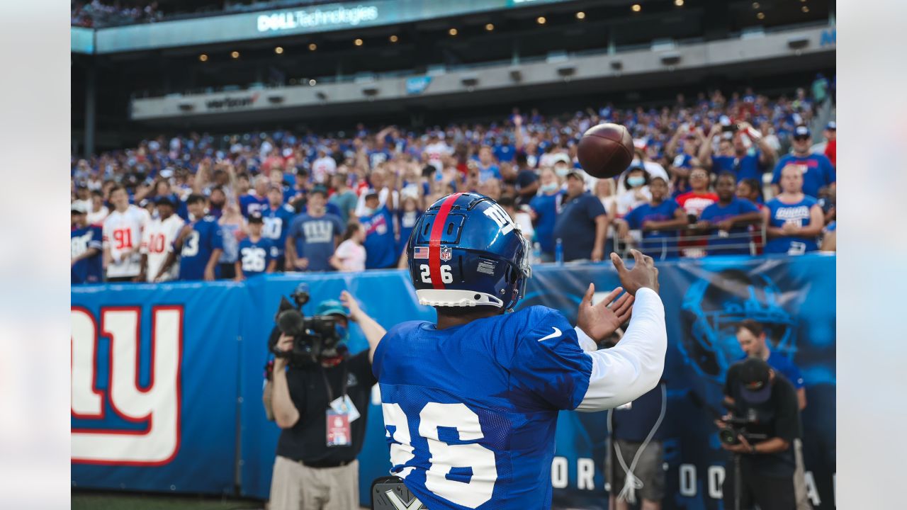 NFL on X: Oh baby  these @Giants throwback helmets are a thing of  beauty. 