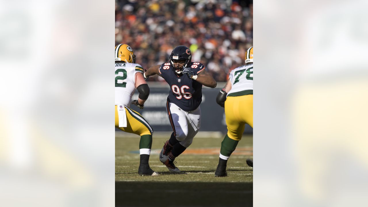 Bears DT Akiem Hicks ejected vs. Bucs after pushing referee - Sports  Illustrated