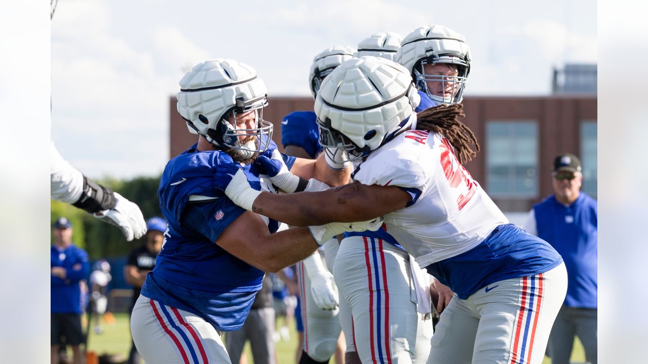Notebook: Giants suit up for 'real football'