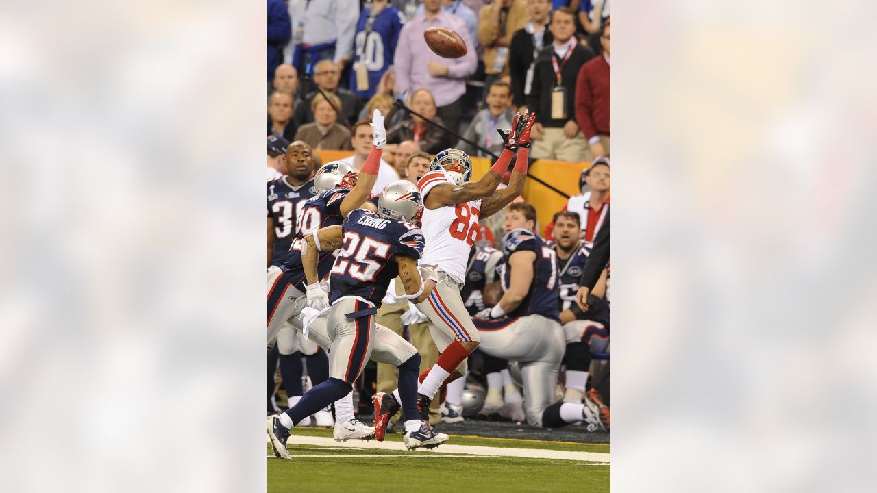 Mario Manningham New York Giants Autographed 8 x 10 Super Bowl XLVI  Vertical Catch Photograph