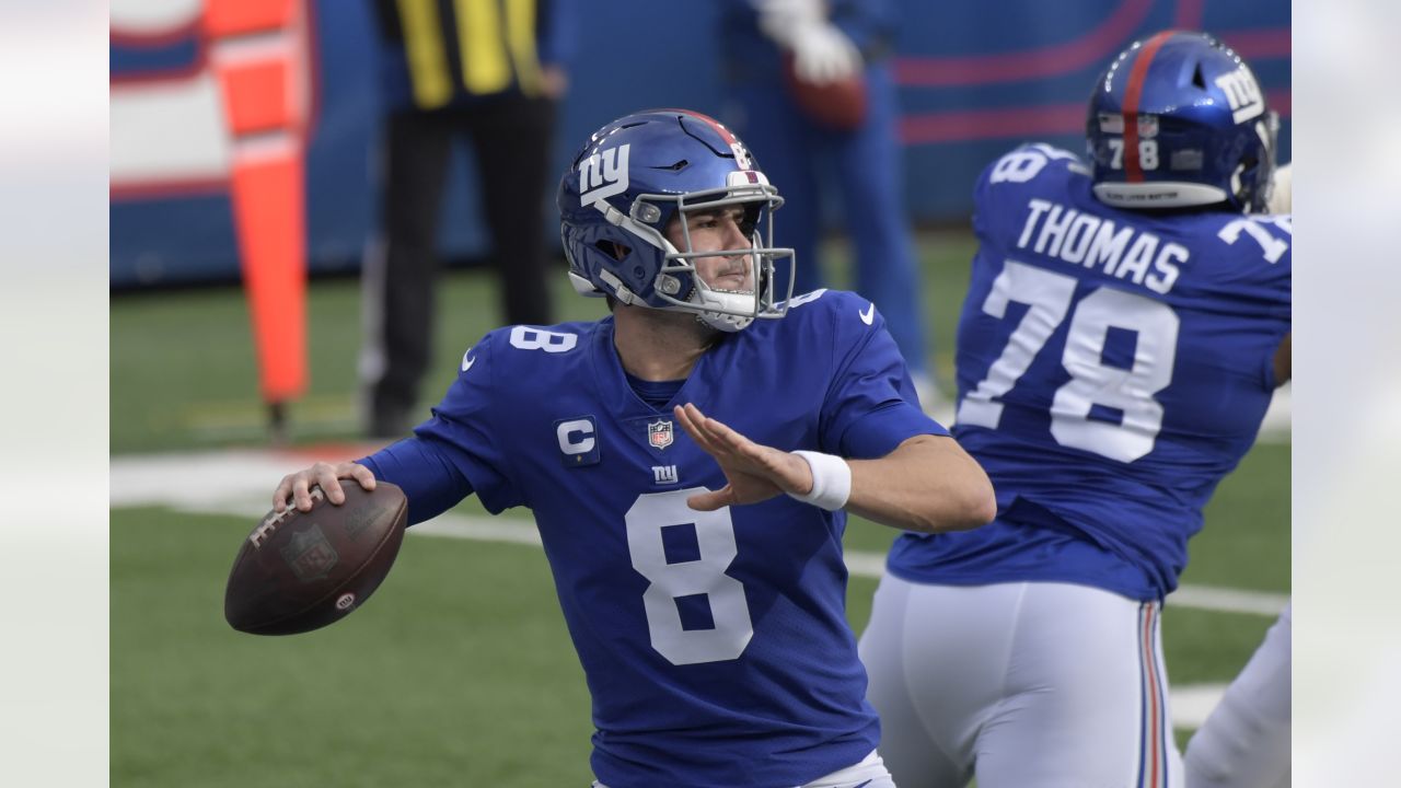 Daniel Jones struggles in the rain against Arizona Cardinals as Giants lose