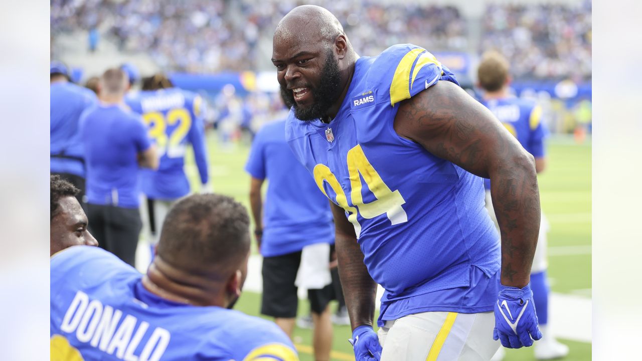 The Giants signed former Rams' DT A'Shawn Robinson to a 1-year deal.