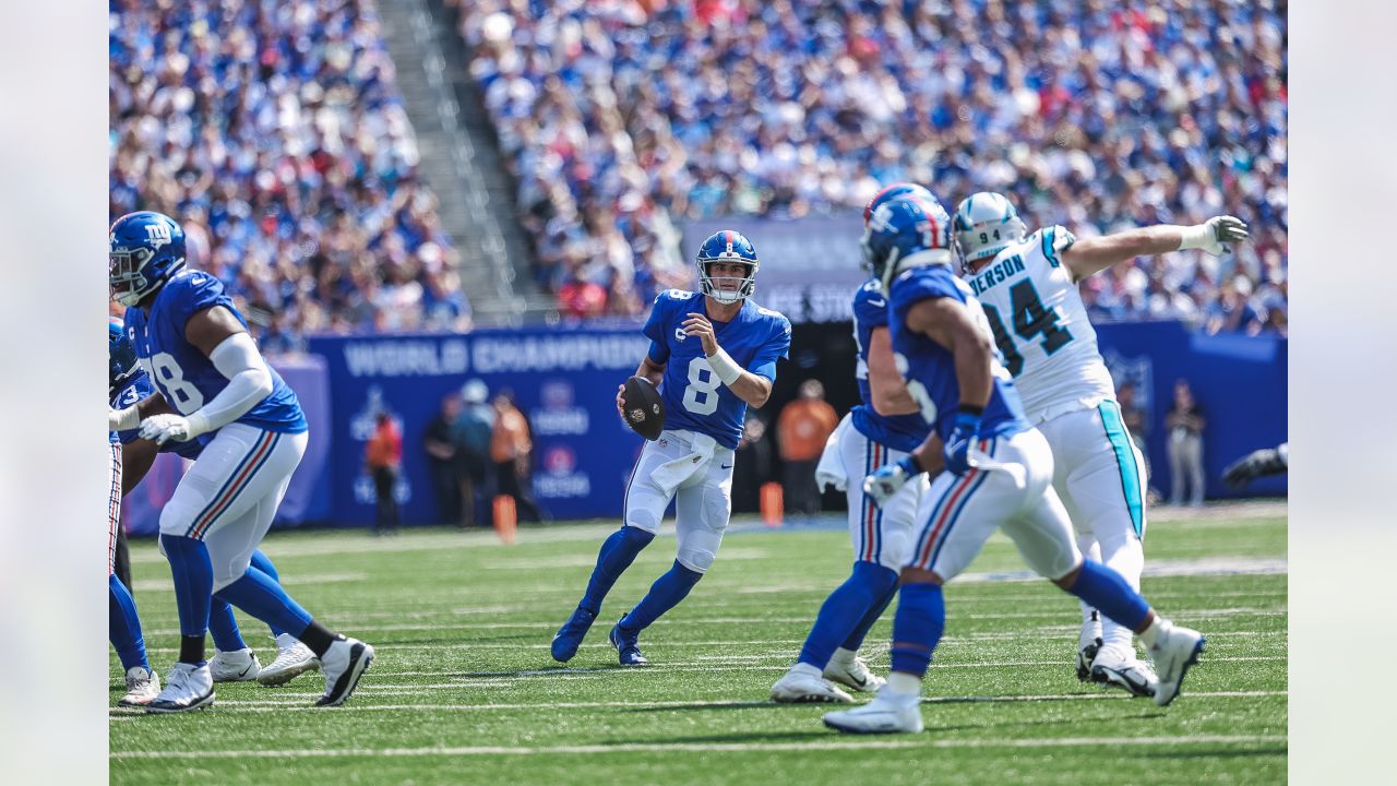 New York Giants defensive end Leonard Williams (99) reacts during an NFL  football game against the Tampa Bay Buccaneers, Monday, Nov. 2, 2020, in  East Rutherford, N.J. (AP Photo/Adam Hunger Stock Photo - Alamy