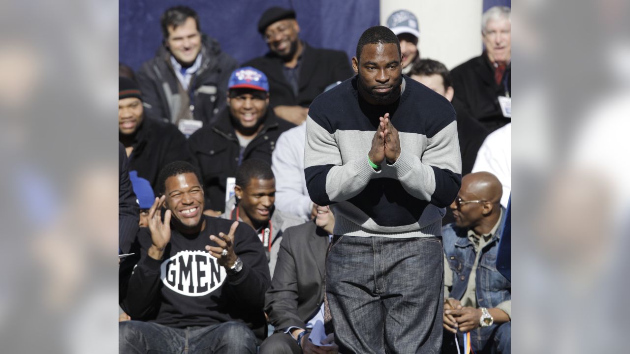 Michael Strahan Gets Airbourne at Giants Jersey Retirement Ceremony