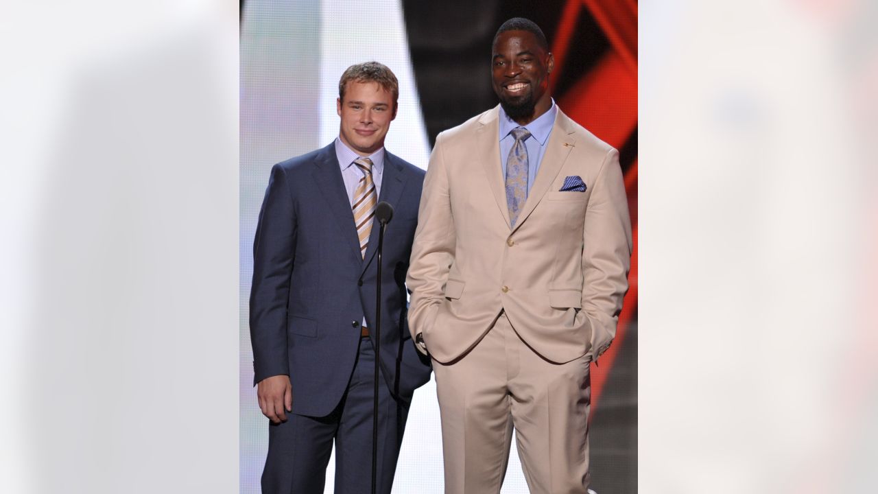 Justin Tuck announces his retirement after 11 NFL seasons - Los