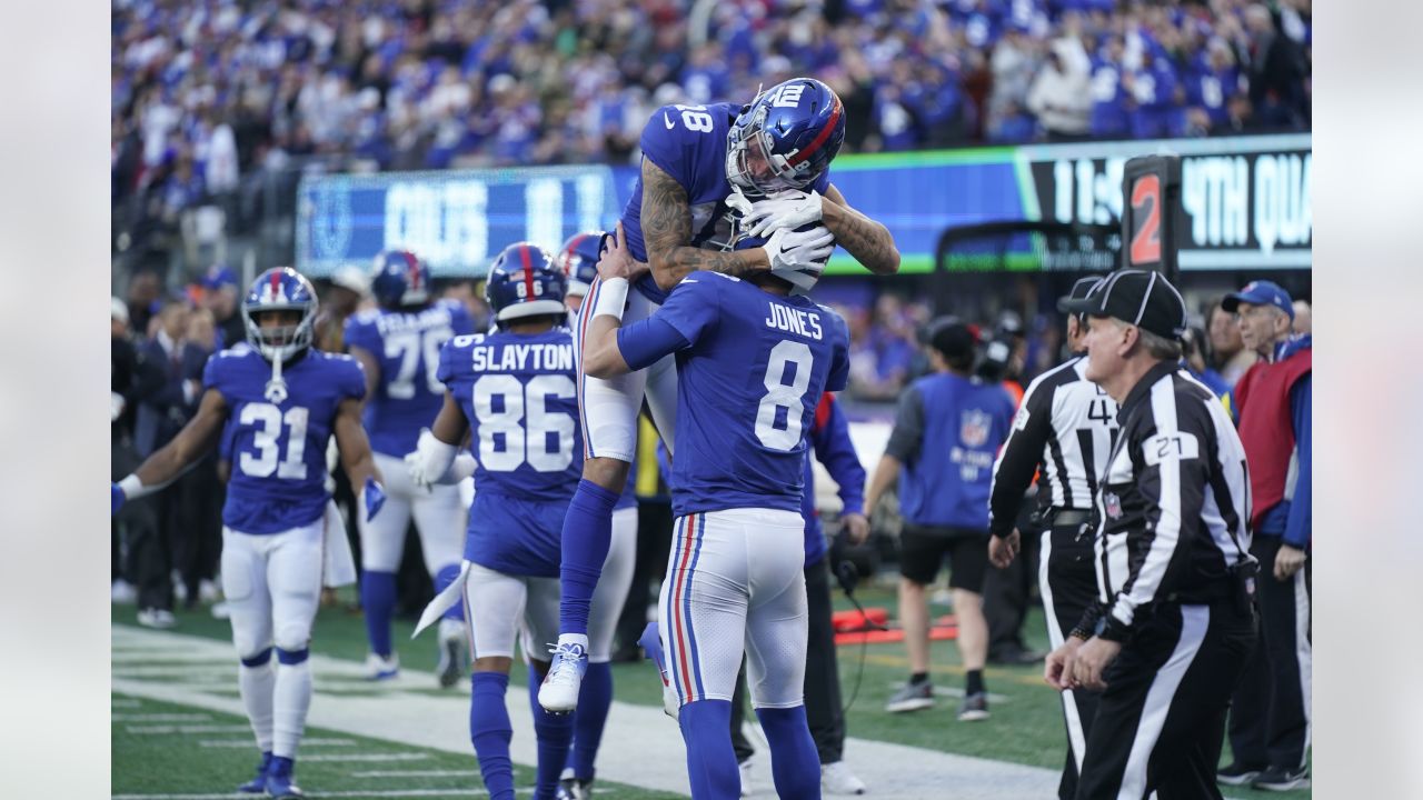 December 18 2022: New York Giants wide receiver Isaiah Hodgins (18) runs  the ball during the NFL game between the New York Giants and the Washington  Commanders in Landover, MD. Reggie Hildred/CSM/Sipa