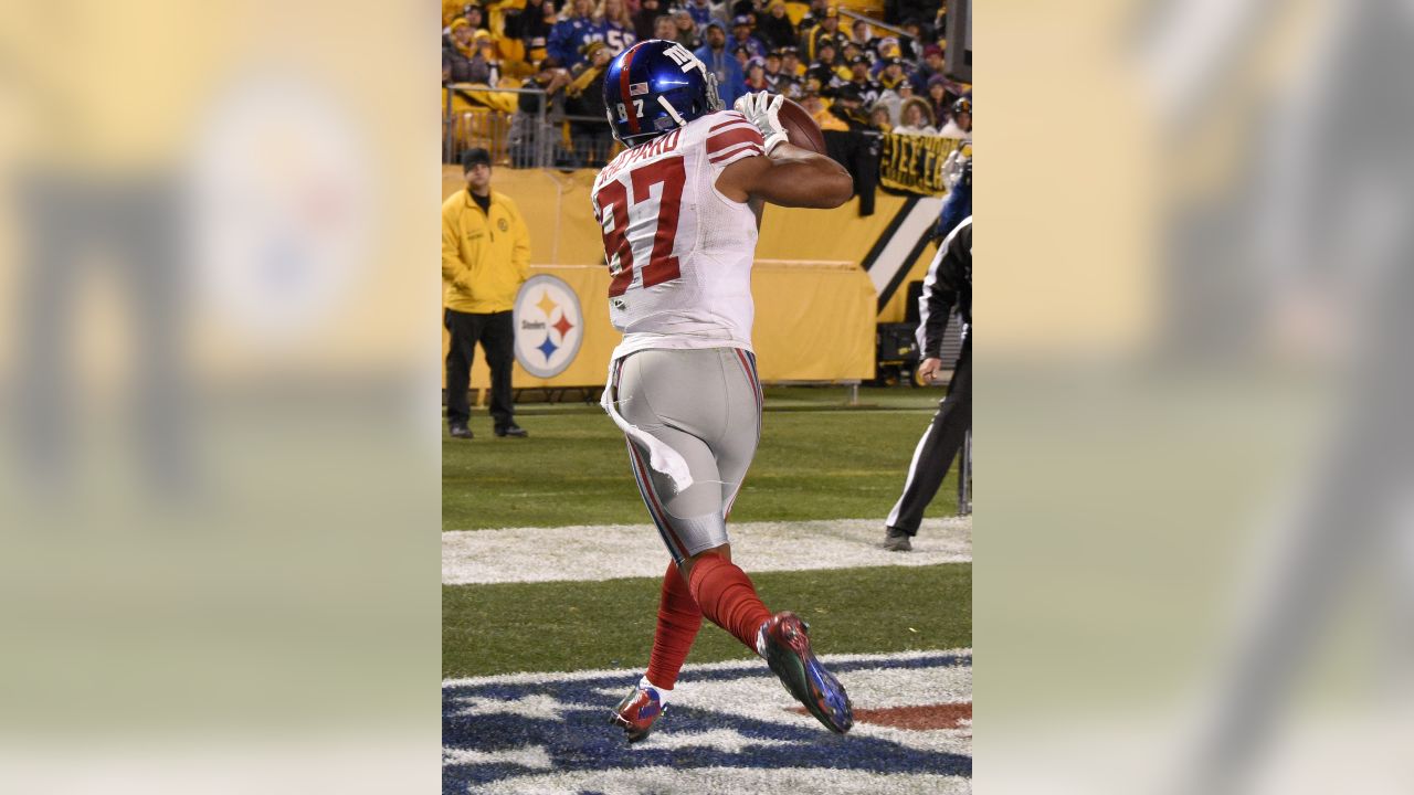 Giants' Sterling Shepard hilariously unrecognized as Modell's employee  'Derrick'