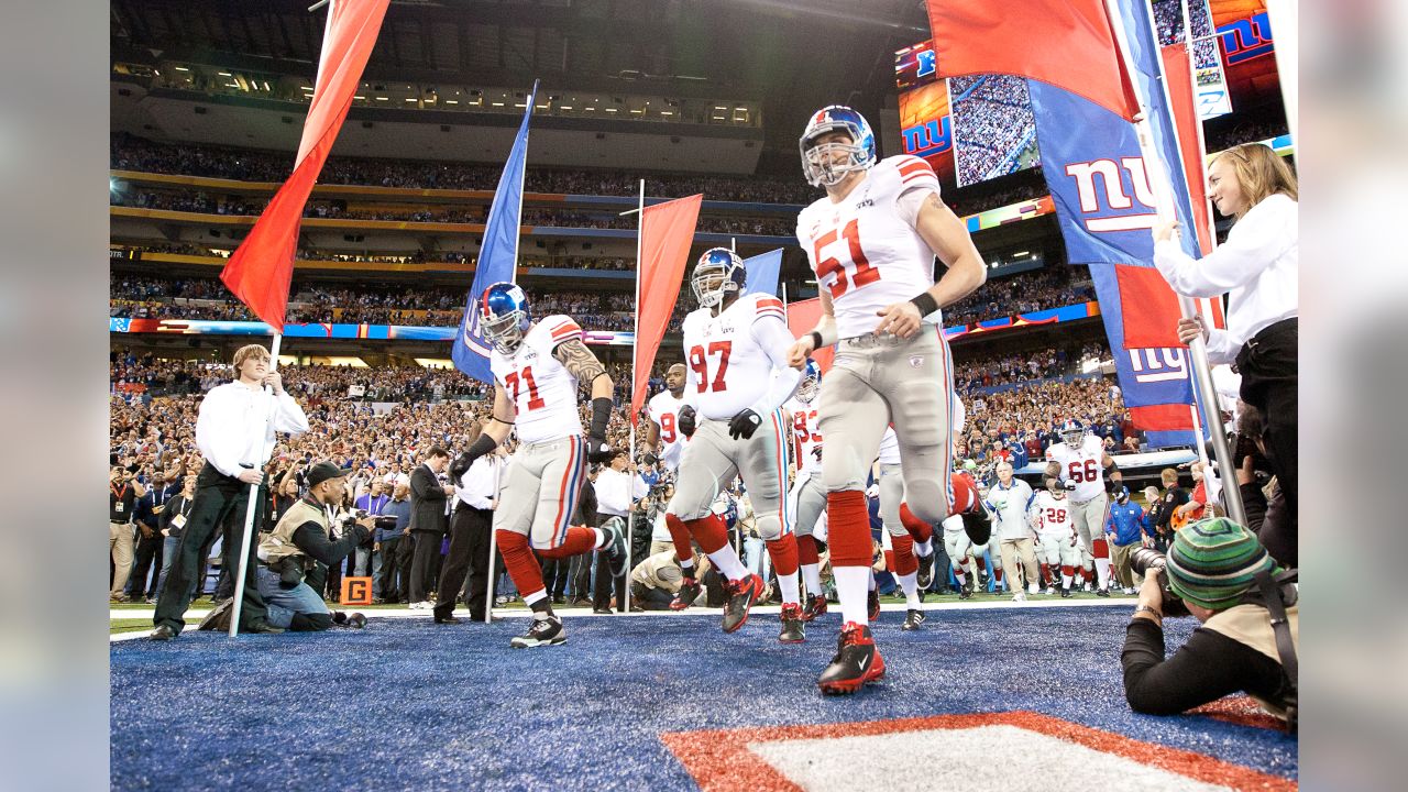 New York Giants' Zak DeOssie drove away with Super Bowl rings on top of car  