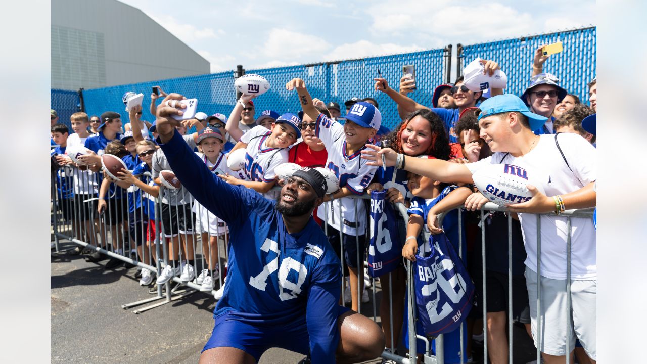 Blake Martinez, a new N.Y. Giant, visits with fans, tells stories