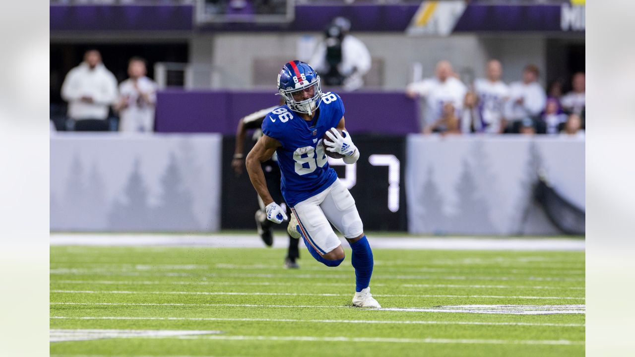 Giants re-sign WR Darius Slayton to 2-year deal