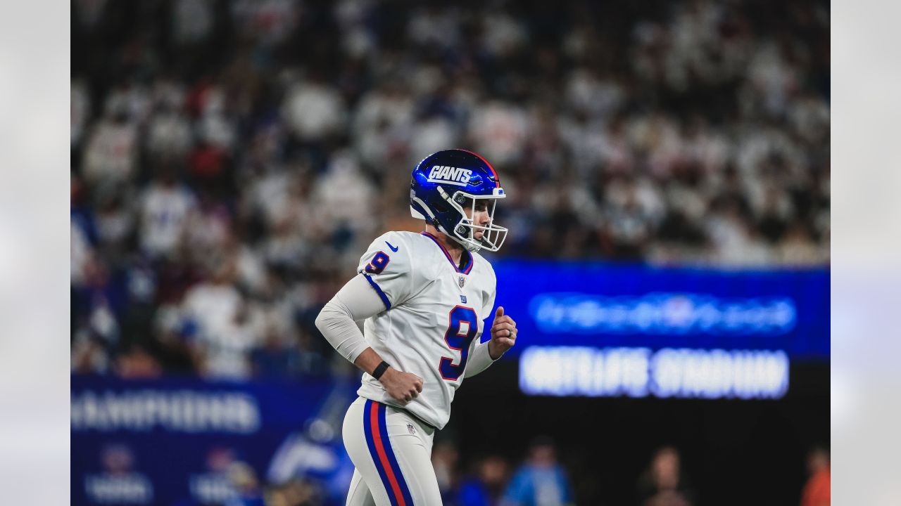 The lights are absolutely blinding for Daniel Jones and the Giants 🫣