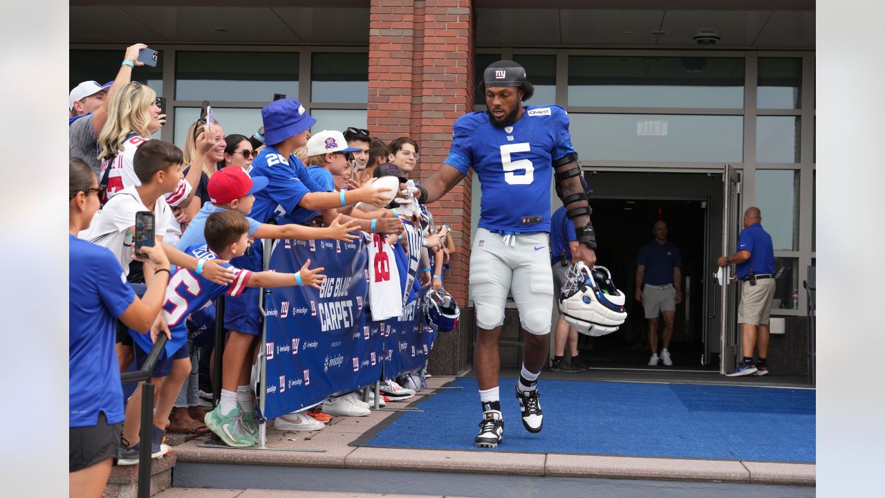 Giants' Darrian Beavers wears heart on sleeve, ready to leave mark in first  practice in pads - Newsday