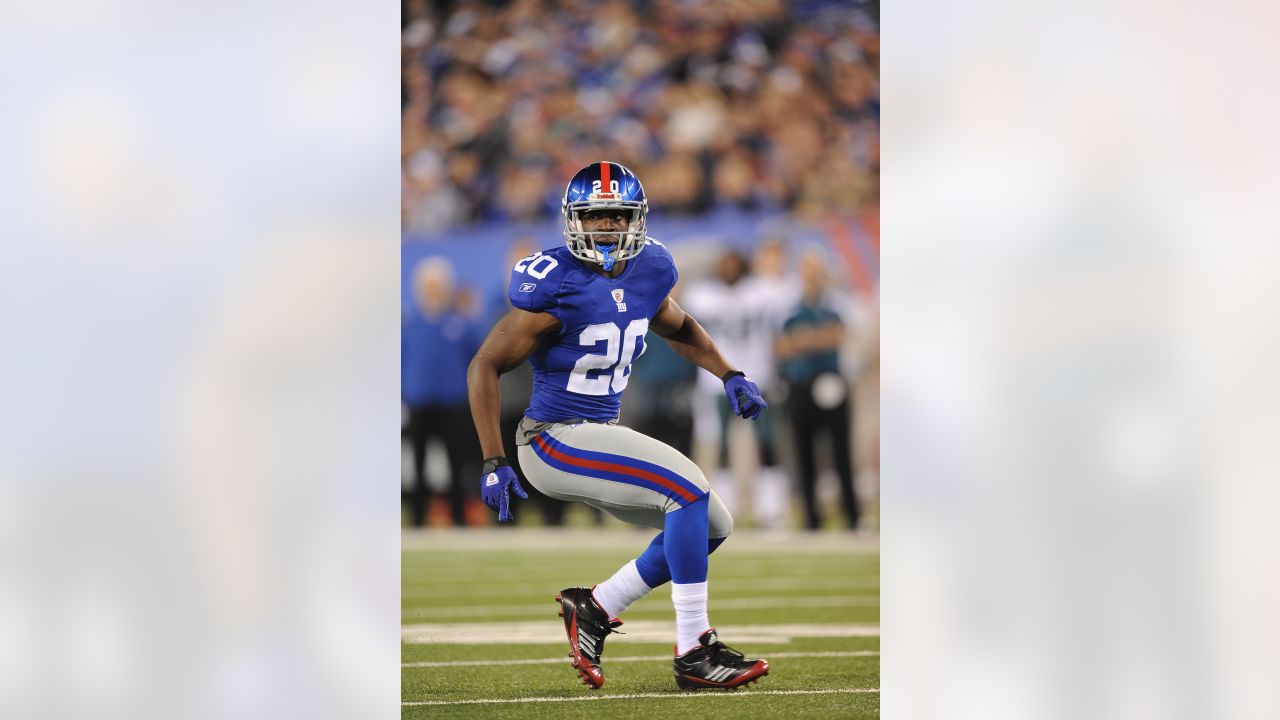 New York Giants cornerback Prince Amukamara (20) gets an