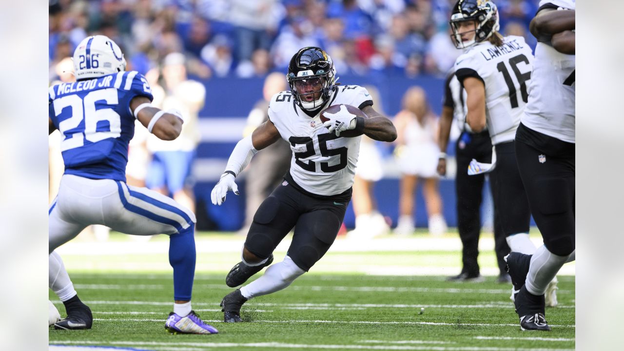 New York Giants Fan Shop HQ - Could Giants' new RB signing James Robinson  steal a roster spot? READ MORE: