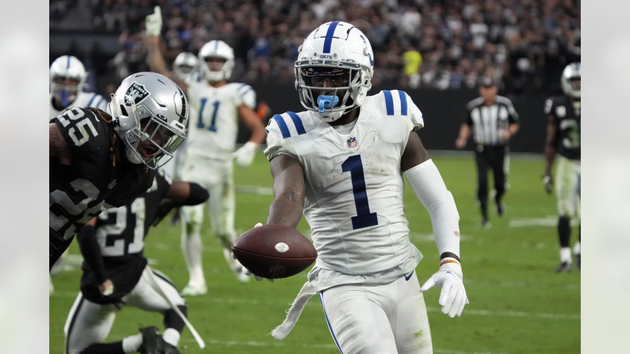 Las Vegas Raiders linebacker Jayon Brown (50) celebrates during the first  half of an NFL football game against the Arizona Cardinals Sunday, Sept.  18, 2022, in Las Vegas. (AP Photo/John Locher Stock