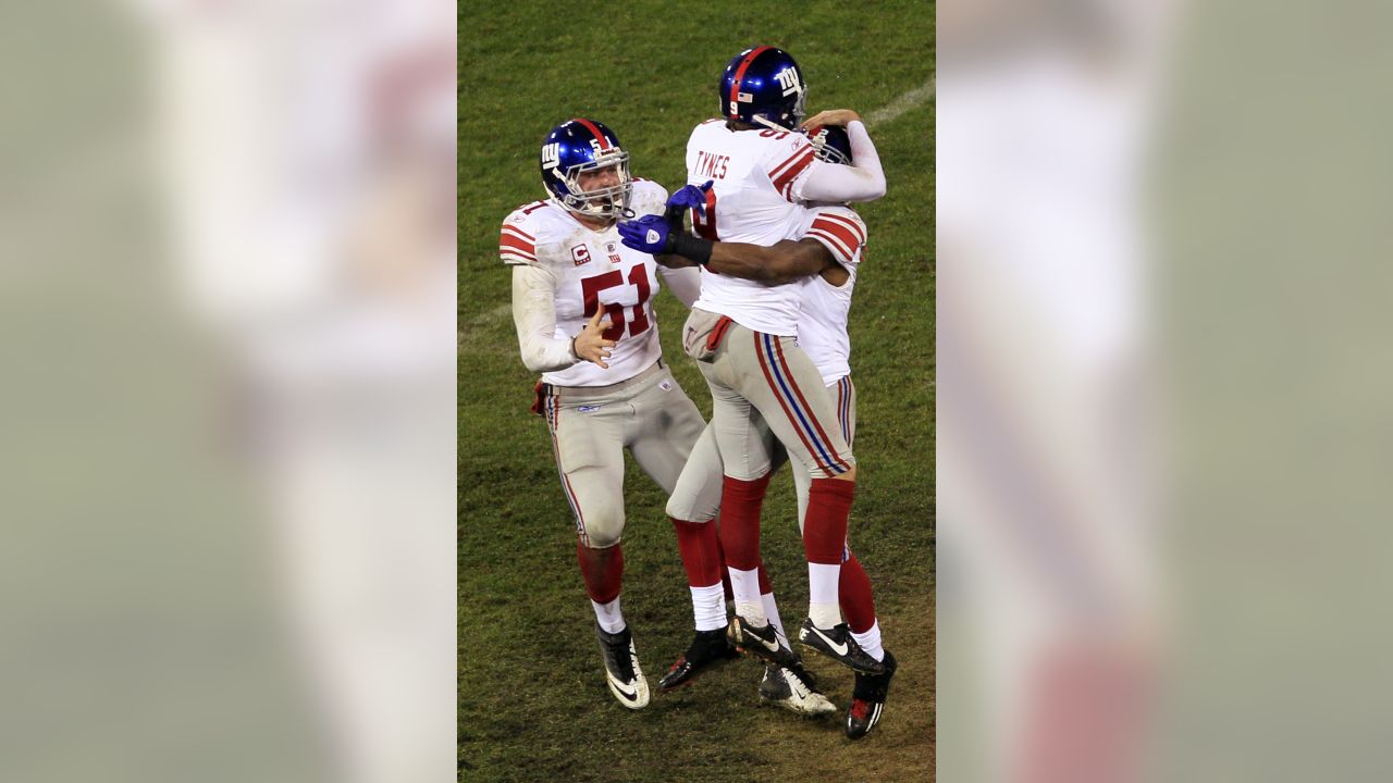 New York Giants' Zak DeOssie drove away with Super Bowl rings on top of car  