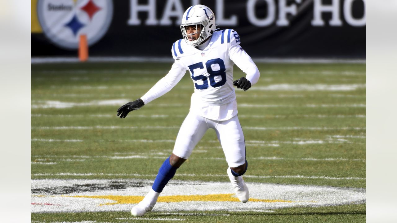 Indianapolis Colts linebacker Bobby Okereke (58) lines up on