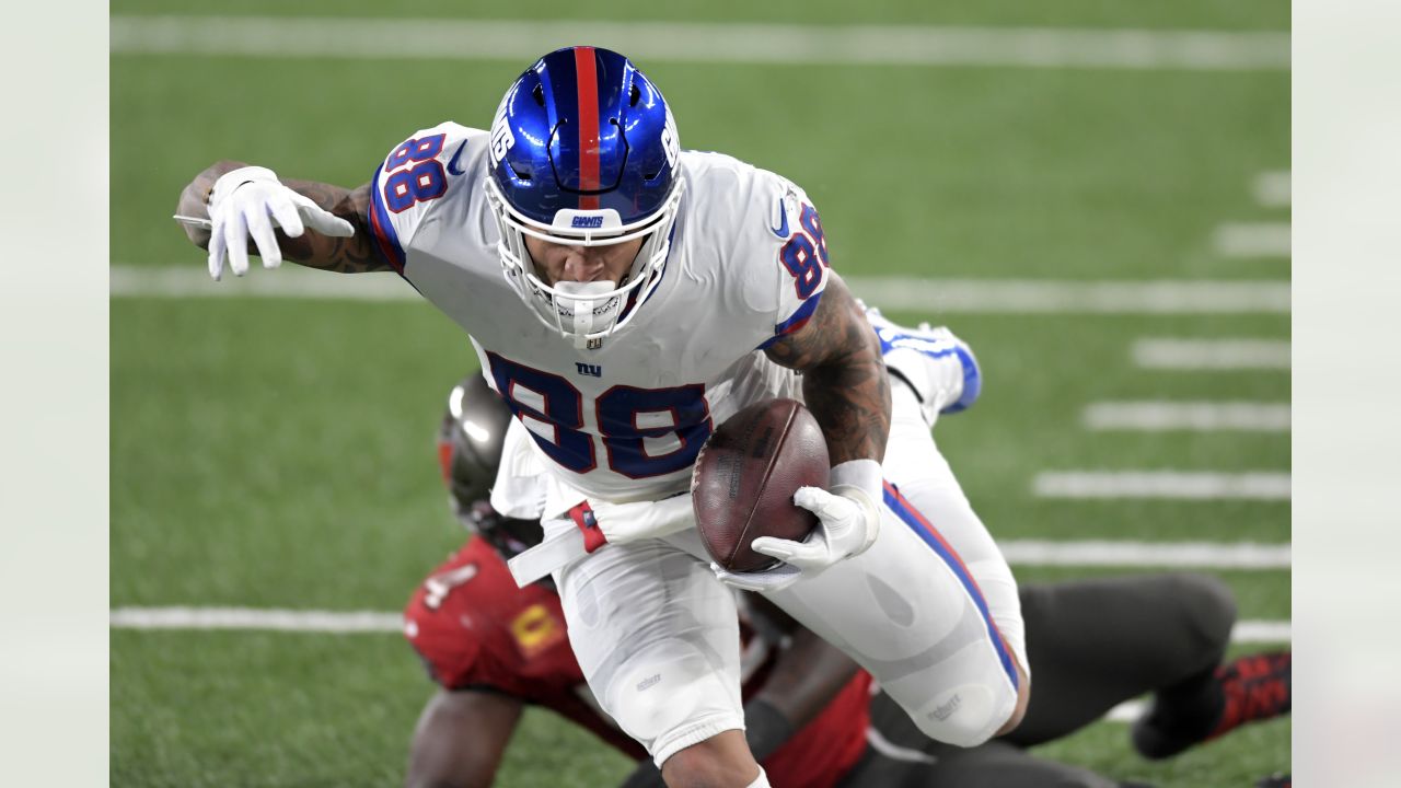 New York Giants tight end Jeremy Shockey breaks free in the second