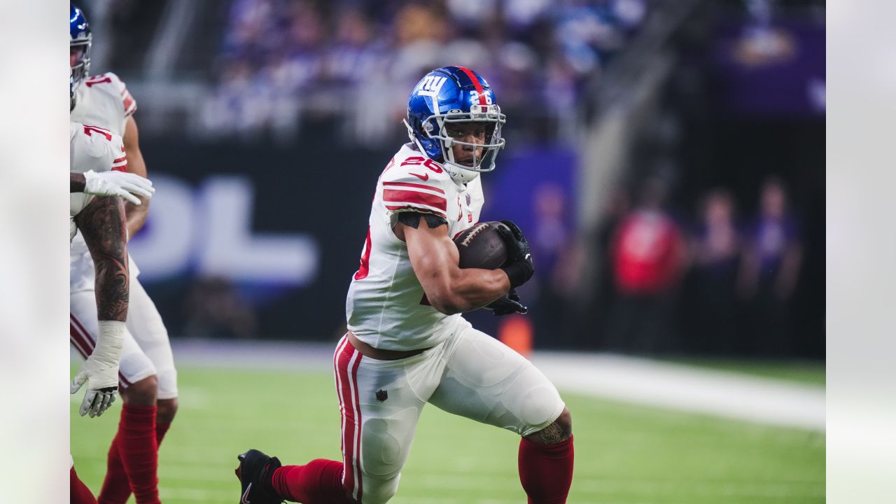 Golla-WHO? Isaiah Hodgins is 6'3 and can actually catch the ball. He looked  good today. : r/NYGiants