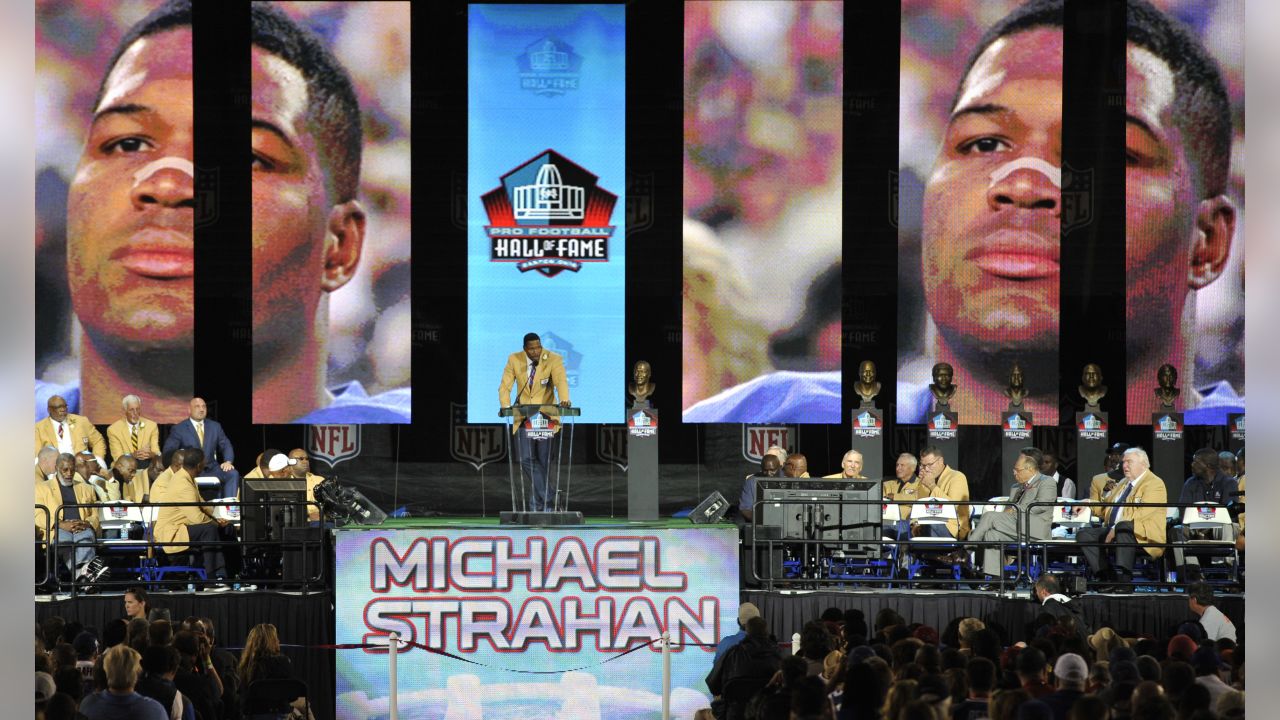 Giants retire Michael Strahan's No. 92 in halftime ceremony