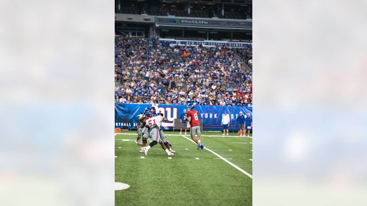 Giants have fans at MetLife for first time since end of 2019