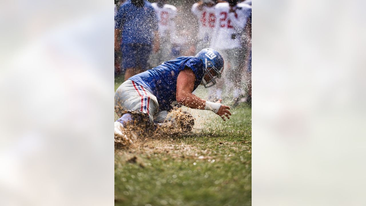 New York Giants video: Joe Judge takes part in muddy fumble drill