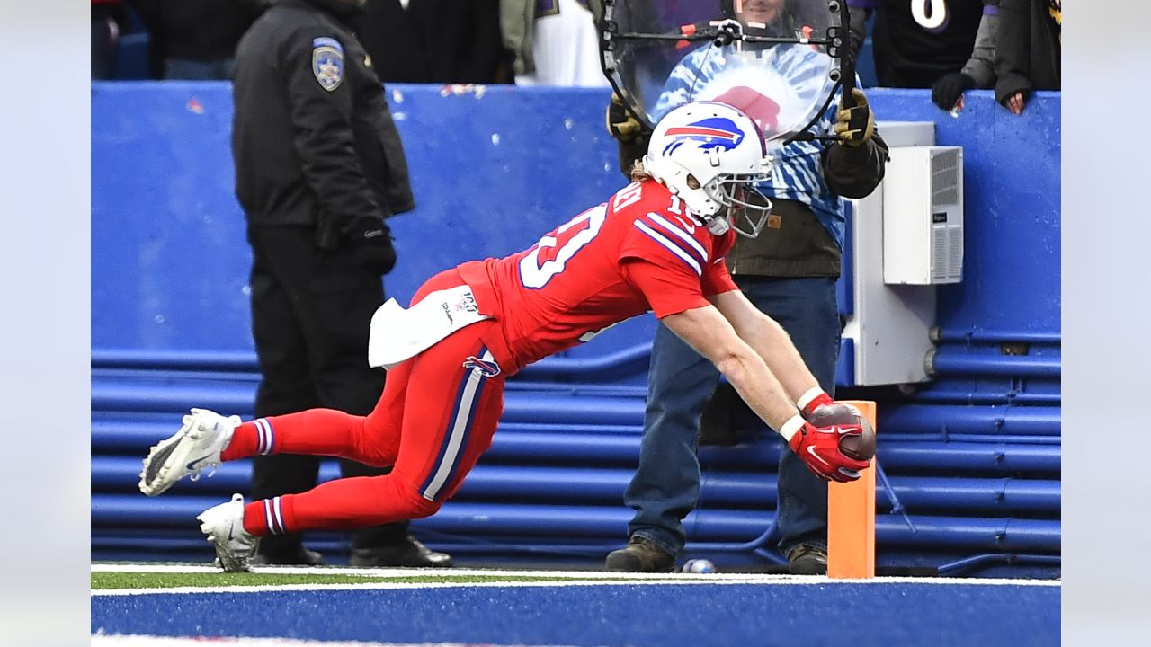 Cole Beasley gets UP for Josh Allen's high sidearm throw