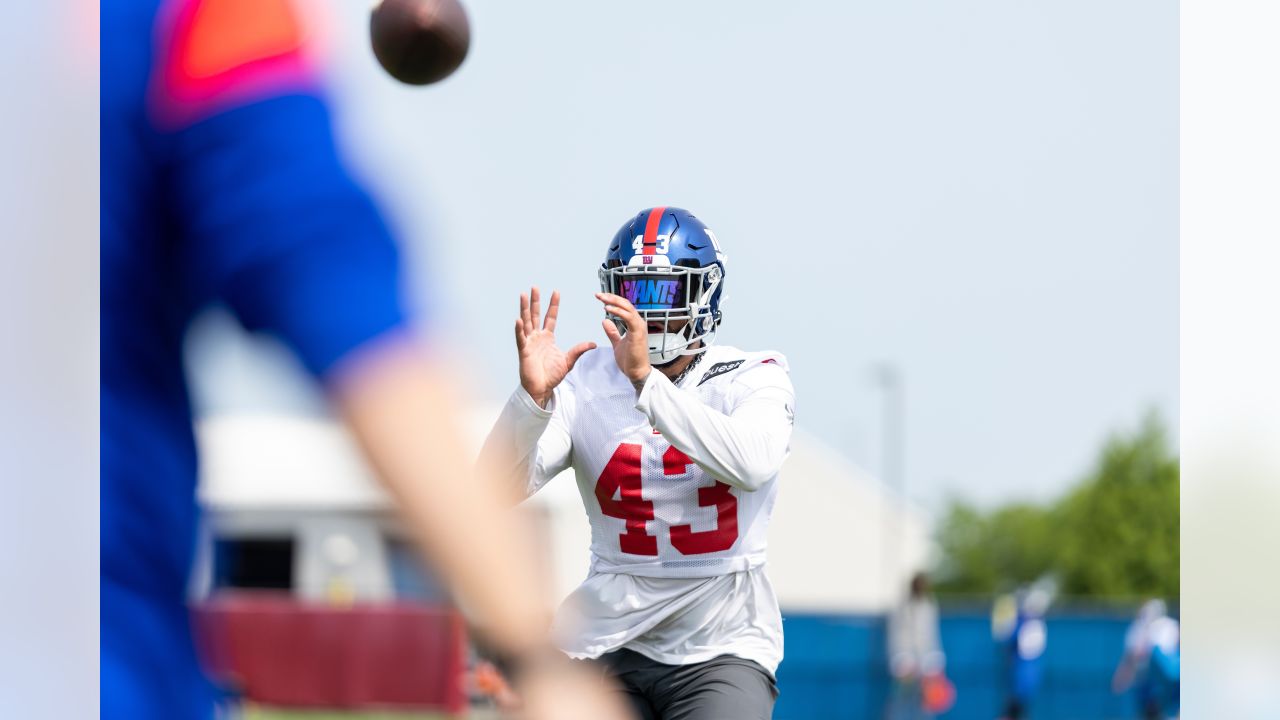 Giants OTAs Check-In: Daniel Jones Slings It, Darren Waller's Strong  Impression, More - Bleacher Nation