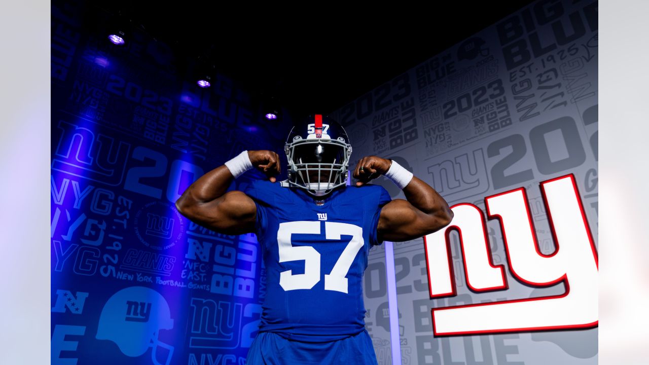 Download Cool Lawrence Taylor Art New York Giants Wallpaper