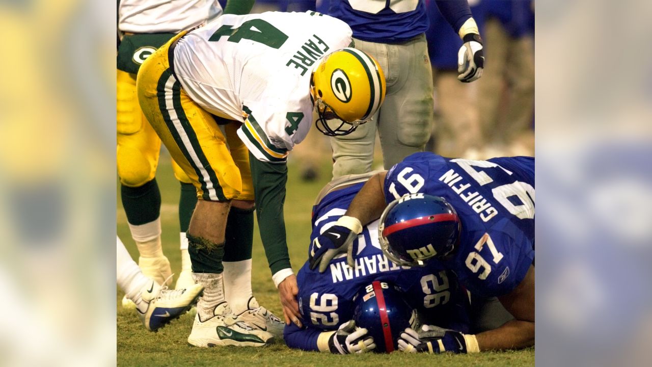 Michael Strahan - Giants vs Packers in Green Bay