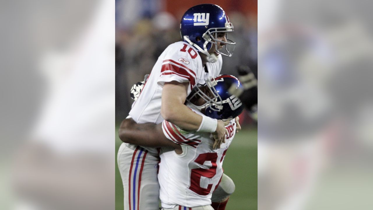 Super Bowl XLII: Eli Manning, Giants stun perfect Patriots