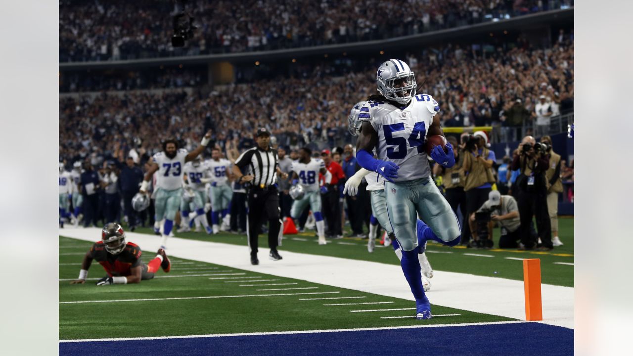 Dallas Cowboys outside linebacker Jaylon Smith (54) runs the field