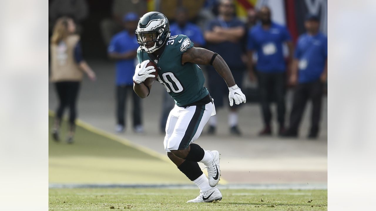 Giants signing RB Corey Clement, TE Kelvin Benjamin after rookie